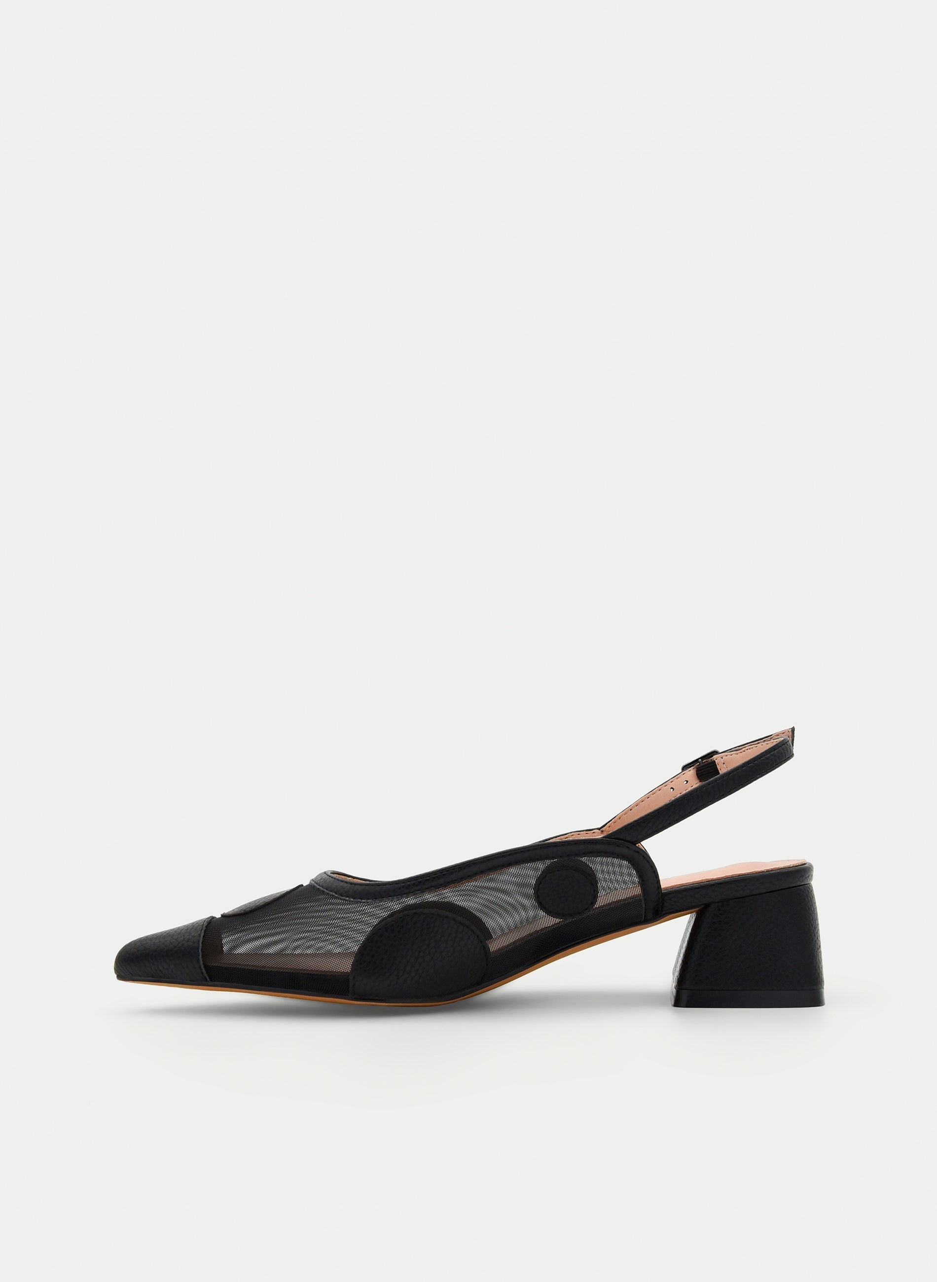 ZAPATO DESTALONADO NEGRO DE MESH CON TACÓN CUADRADO