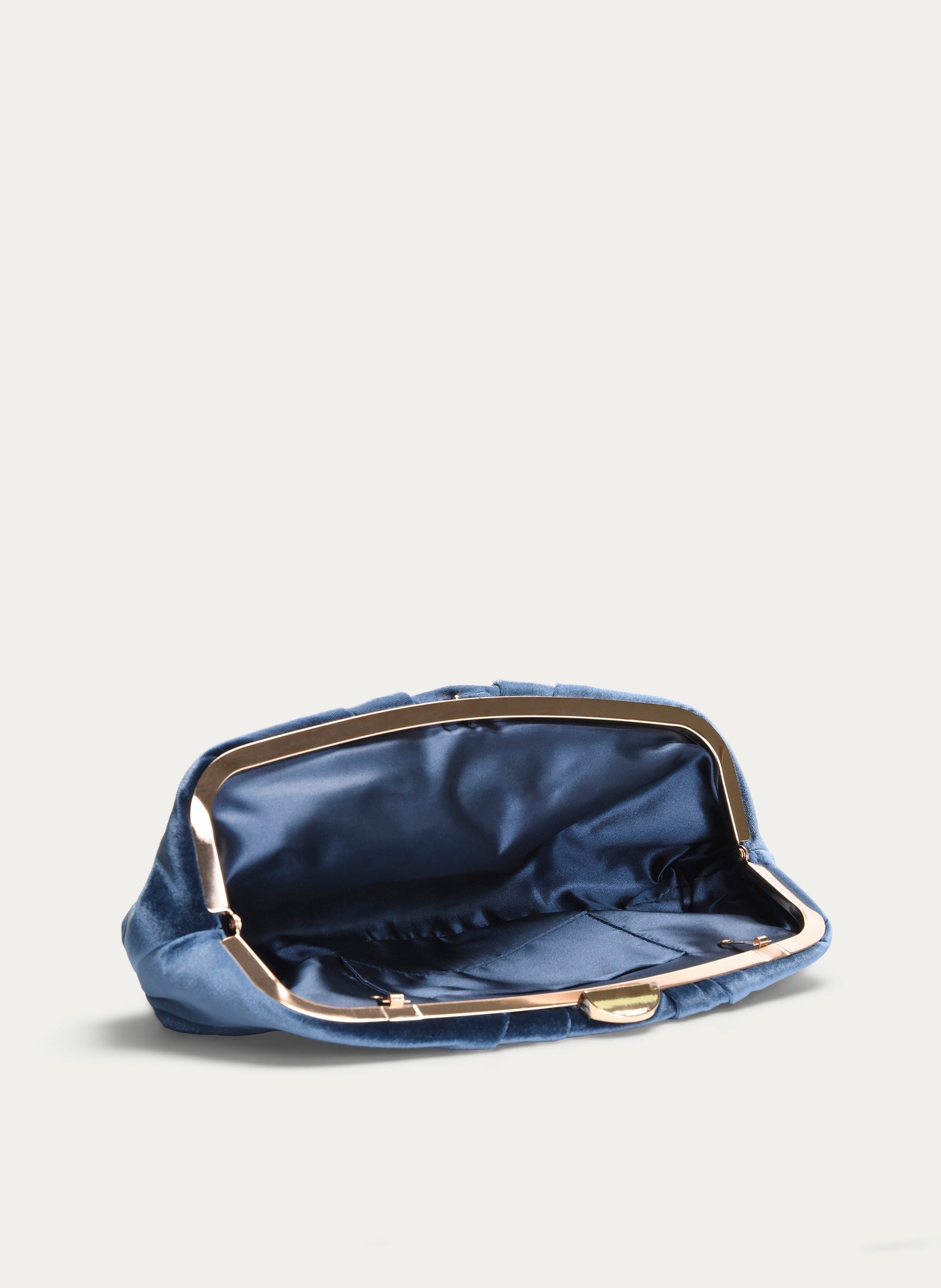CLUTCH AZUL DE TERCIOPELO FRUNCIDO FIESTA CADENA