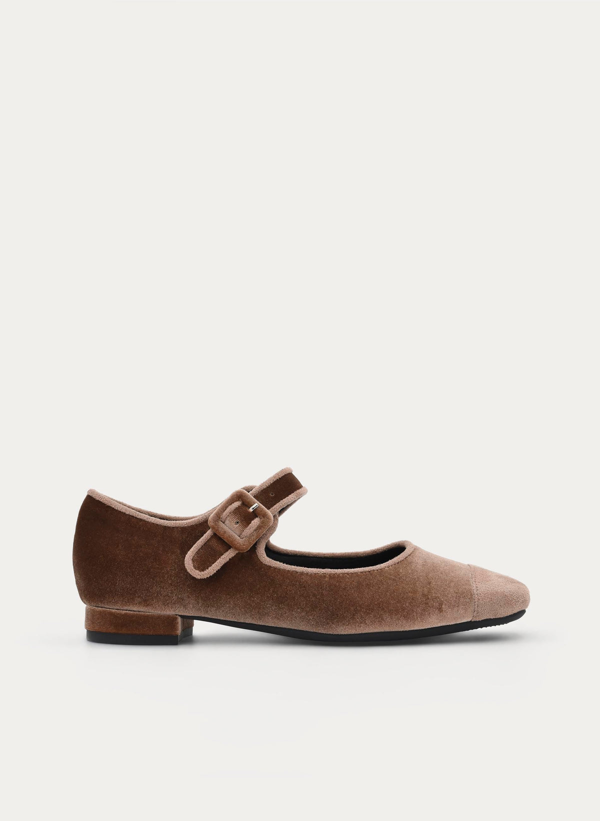 MERCEDITA PLANA DE TERCIOPELO TAUPE CON HEBILLA