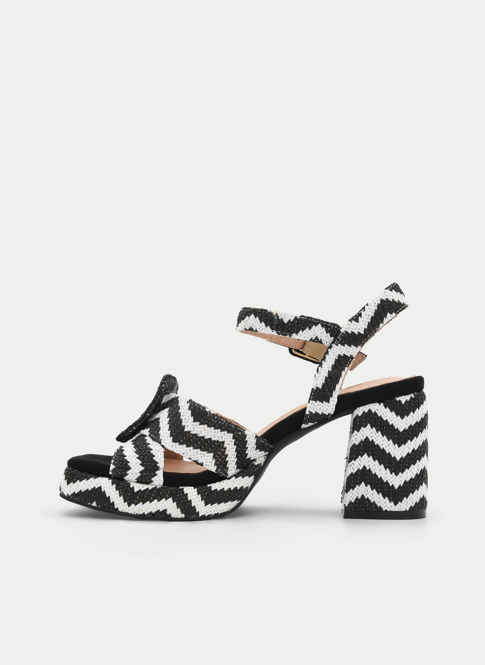 WOVEN BLACK AND WHITE PLATFORM HEEL SANDAL WITH BUCKLE