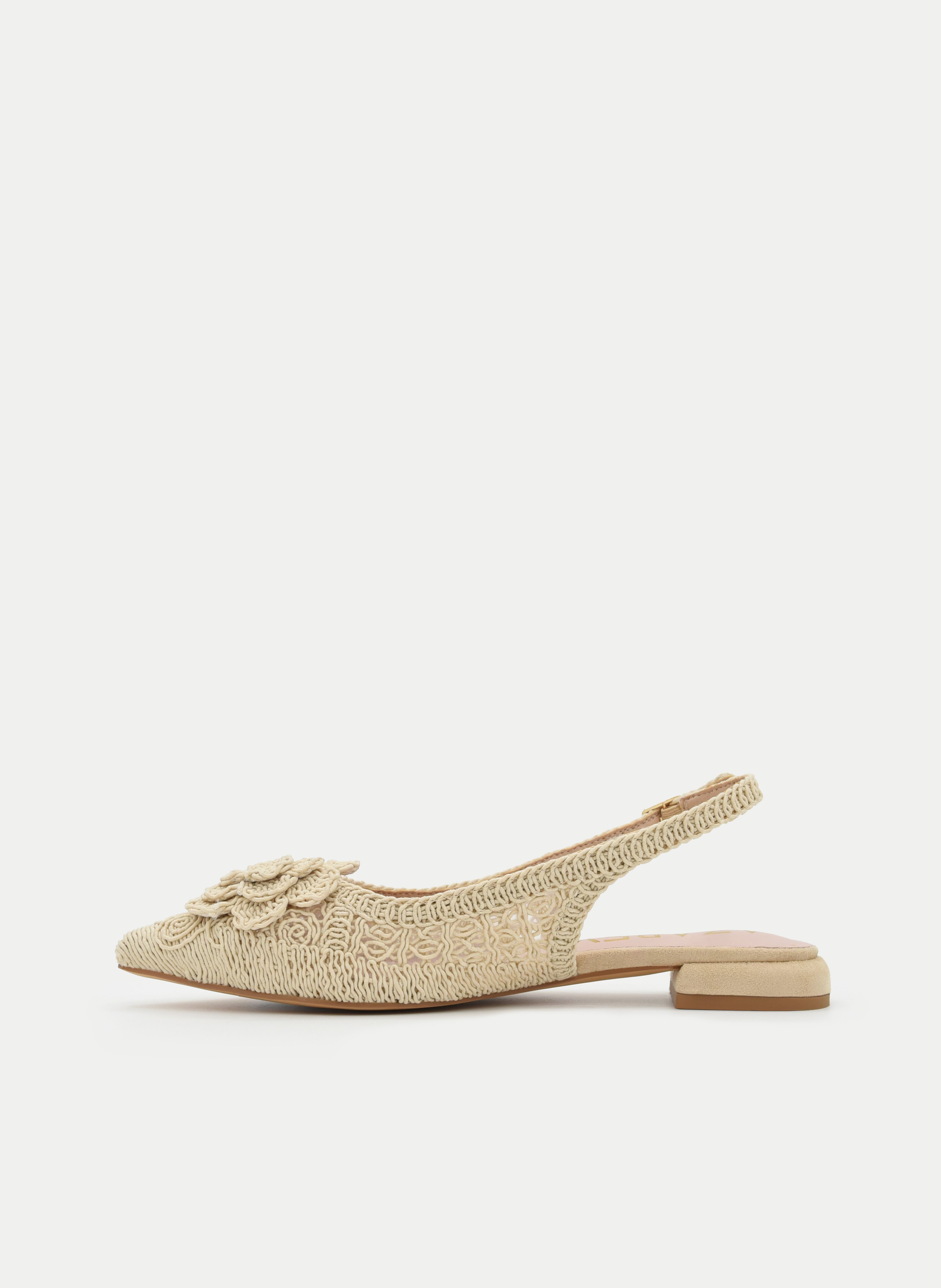 BAILARINA DESTALONADA BEIGE DE CROCHET CON FLOR