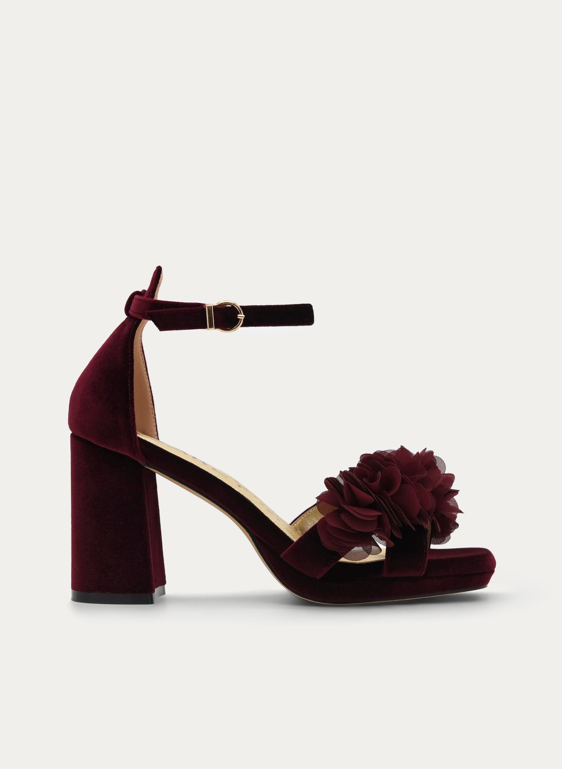 SANDALIAS CON PLATAFORMA EN TERCIOPELO BURDEOS CON FLORES Y TACÓN ANCHO
