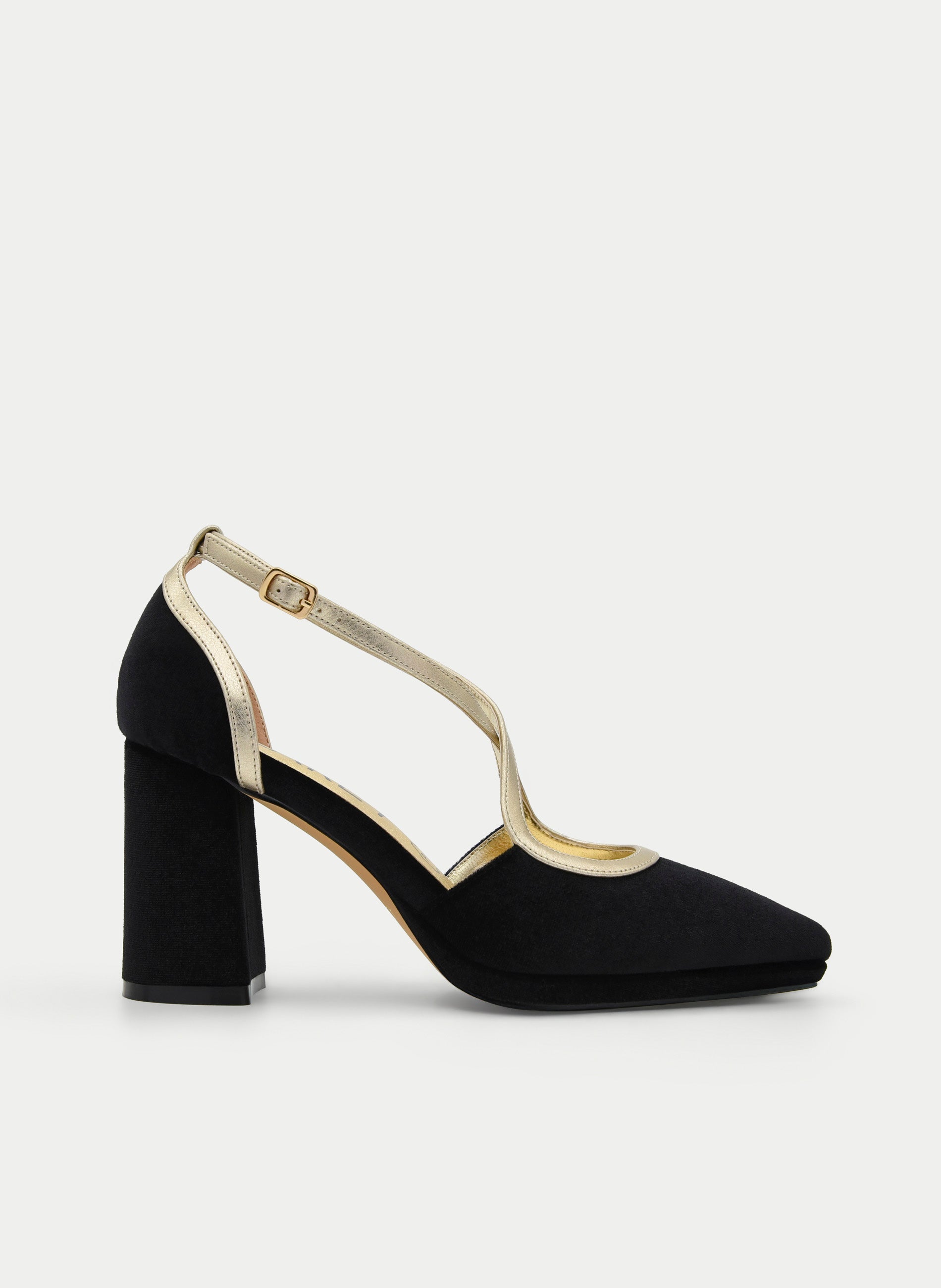 ZAPATO DE TERCIOPELO NEGRO TACÓN ANCHO TIRA DORADA