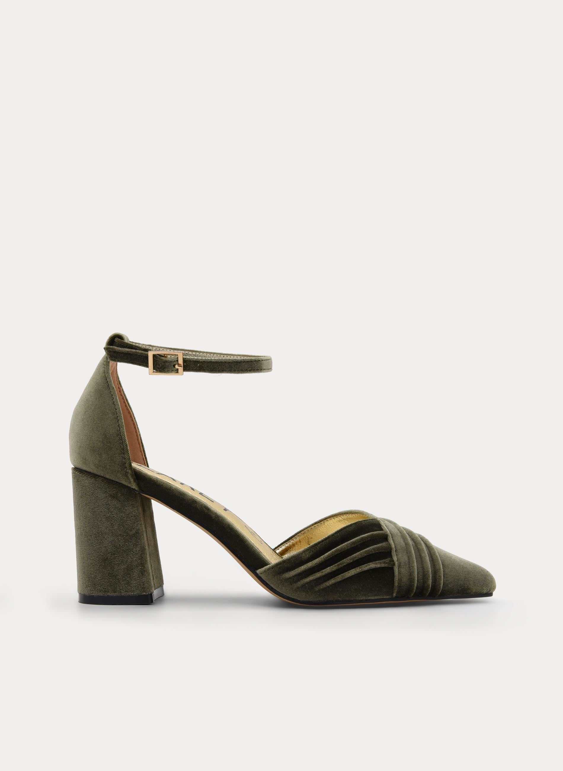 ZAPATOS DE SALÓN DE TERCIOPELO VERDE CON CORREA AL TOBILLO